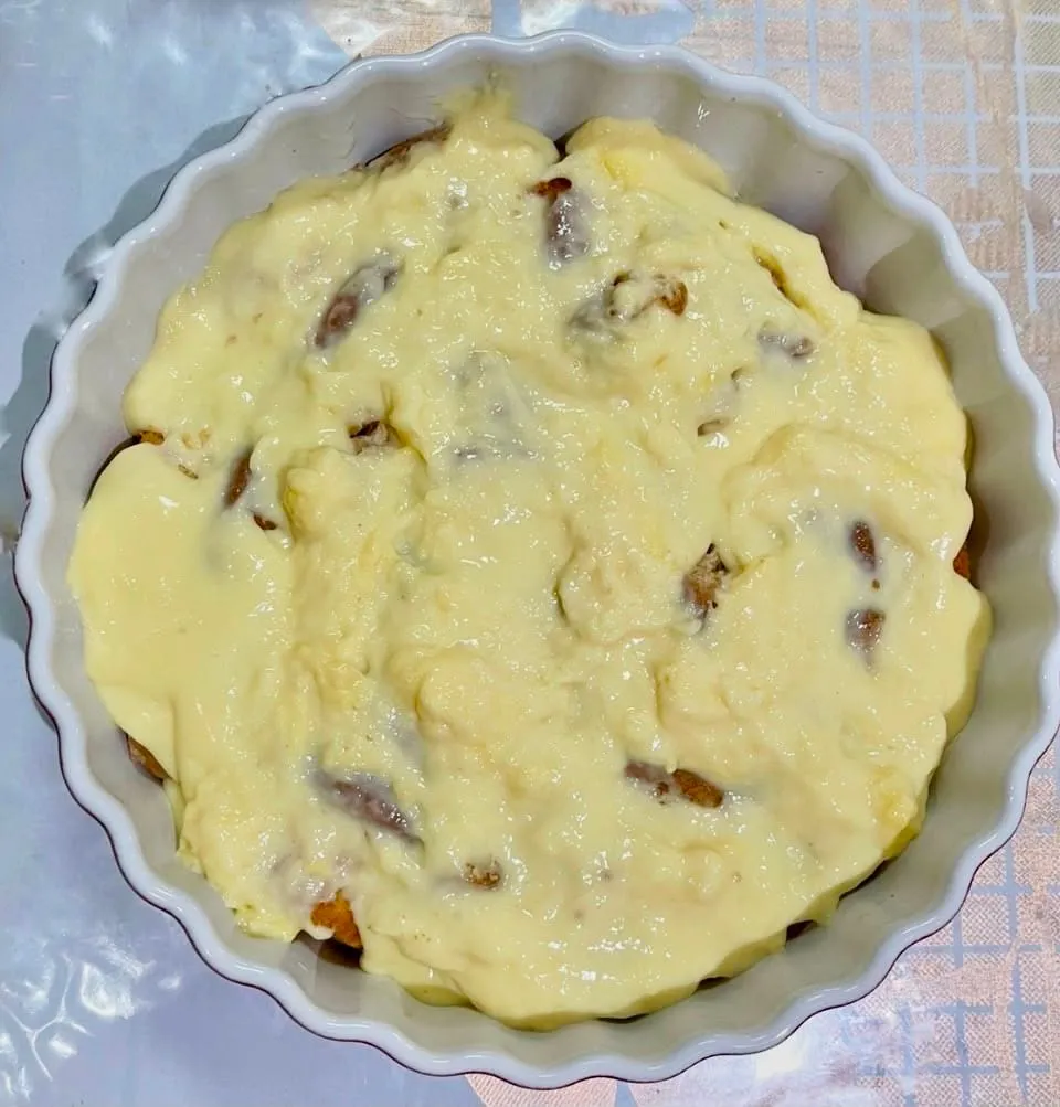 Step 3: Prepare the custard according to the package instructions (instant Foster Clark's custard 